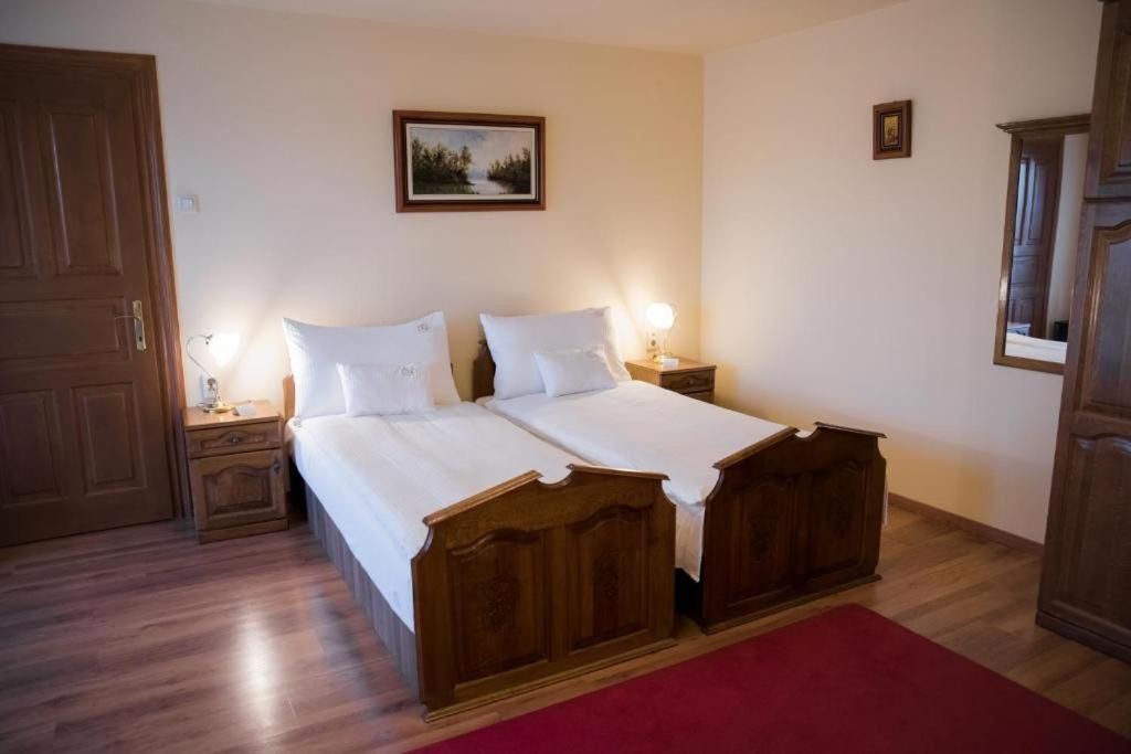 Vinum Hotel Кишкьорьош Стая снимка